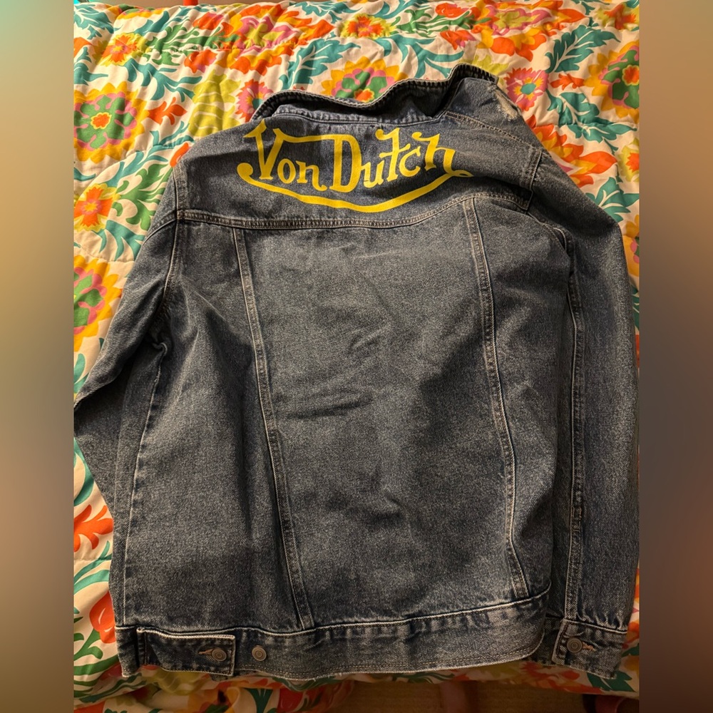 Von Dutch Men's Denim Jacket in Washed medium blue with Yellow Logo size L - Picture 2 of 4